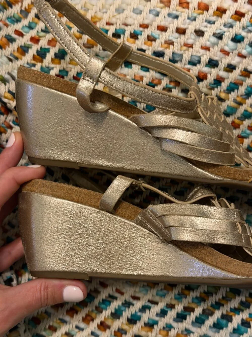 Anne Klein Metallic Wedge Sandals – Size 9 – Champagne Gold